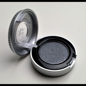 Urban Decay eyeshadow in Gunmetal discontinued